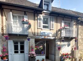 Gîte du portail fleuri, chỗ nghỉ tự nấu nướng ở Sénergues