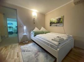 City Oase, House floor, fitness, garden, jacuzzi, close to subway U1, hotel em Viena