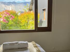 CyclosApart, hotel with parking in Esquel