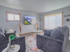 3 bedrooms at Cleveland, hotel v destinaci Euclid
