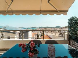 Panoramic Sea View Penthouse，位于尼亚普拉莫斯的酒店