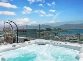 Luxury Suites With Balcony And Jacuzzi At Sea Side By Rently