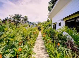 Paradise Studio- Pool, beach, yoga