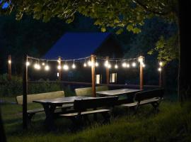 Osada Krasne - Noclegi Blisko Natury, hotel u gradu 'Bukowiec'