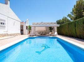 Exclusiva villa con piscina, Hotel in Calafat
