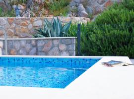 Apartments Sanja, hotel in Karlobag