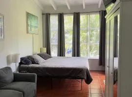 COZY 1BD Cottage in Central Miami - Sleeps 2