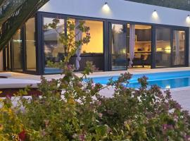Villa TM with private heated pool, poolhouse & private garage