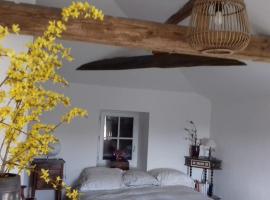 La chambre du lac, cottage in Meaux-la-Montagne