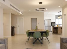 פנטאהוז מרווח ויפה ברמת בית שמש, hotel v destinaci Bet Shemesh