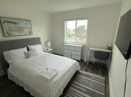 Equipped Room with Fast Internet in Modern House