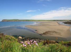 Three bedroom central Newport, Pembrokeshire, ξενοδοχείο σε Νιούπορτ