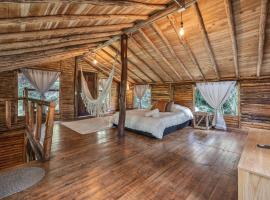 Cabañas Casa Monte en Santa elena, hotel a Medellín