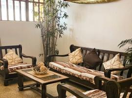 Yellow Surf House, מלון בהואנצ'אקו