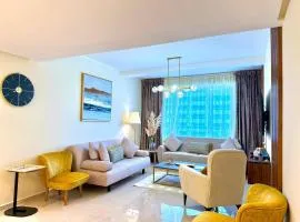 Appartement raffiné en plein coeur de Tanger, Proche Gare TGV, Plage, Corniche & Mall, WIFI IPTV AC