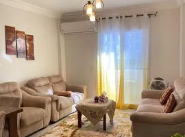 شاليه سوبر لوكس للعائلات فقط اثاث جديد ومكيف بالكامل اطلالة على حمام السباحة