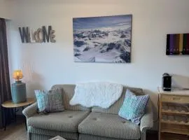 Ski in out G2 Alps studio by Jolidi