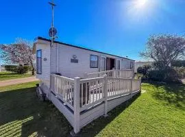 Great 4 Berth Caravan With Wheelchair Access In Suffolk, Ref 68129Bs