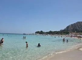 A pochi passi dal mare