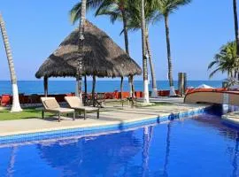 Villa Sophie 3BR3BA Beachfront Terrace Heated Pool New Listing