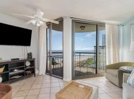 Stylish Escape Oceanview Suite at Meridian Plaza! 1405