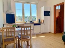 L'éclat à trois pas de la mer