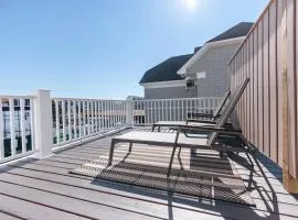 CHIC on Thames St Deck & free parking