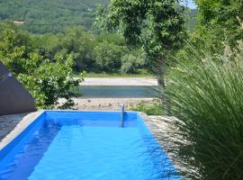 Negde na Drini 1, hotel v destinaci Bajina Bašta