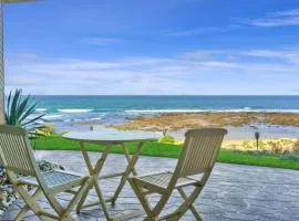 Absolute Beachfront l Couples Getaway