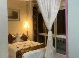 Breezebay Pool hotel