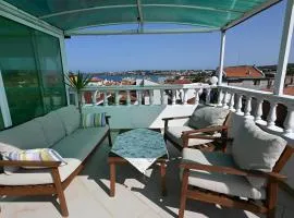 Summer Host Sea side maisonette