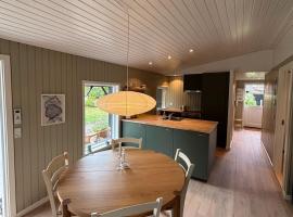 Cozy 6 person holiday home in Juelsminde - 5 minutes walk to the beach, vila u gradu 'S&oslash;nderby'