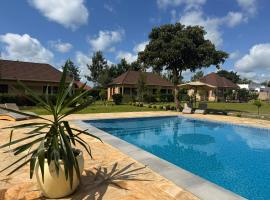 Tanzania Safari Lodge, hotel com piscinas em Arusha
