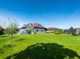 Entire 2nd floor of Villa with 3bedroom with large garden,BBQ,pool,sauna,free parking