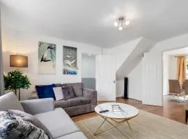 Sharp Close 4 Bedroom, 2 Bathroom in Aylesbury