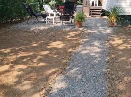 charmant mobil home de patricia et bruno, hotel in Sainte-Croix-de-Verdon