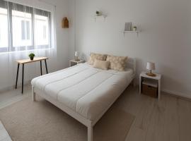 Freedom Surf House, hotel di Serra de El-Rei