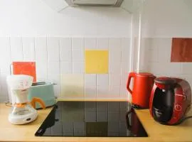 LIMoGES, parkingS, ascenseur,appart 30m2, à 10mn A20 et RN141 ,LA vue !