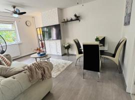 Swanky3Bed HomeModern Kitchen, hotel v destinaci Dudley