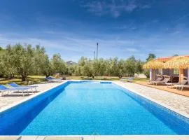 Marceta - Apartments & Rooms with Swimming Pool