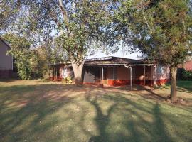 Green Escape Cottage Guesthouse, hotel in Albert Falls