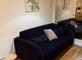 Cozy Two Bedroom in Welling