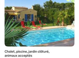 CHALET, PISCINE, JARDIN CLOTURE, ANIMAUX Accept&eacute;s, chalet de monta&ntilde;a en Saint-Maximin-la-Sainte-Baume