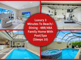 Vacation home with pool. 4 bedrooms. Sleeps 10, hotel v destinaci Naples