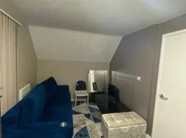Private Double Bed with Super Fast WiFi Shared Space