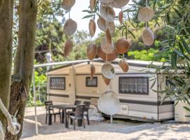 Sarakina Caravans by the sea, glamping site in Elaiokhórion