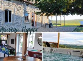 Maison Vue sur la Vallée Spa XXL Billard & Flipper, Hotel in Budelière