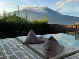 Enla Montana villa private pool and hot spring