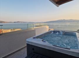 Penthouse with Jackuzy，位于萨兰达的酒店