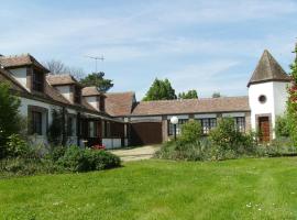 Beau Gîte Rénové avec Grand Parc, Activités, Près de Dreux, Nogent et Chartres - FR-1-581-57, hotel in La Saucelle